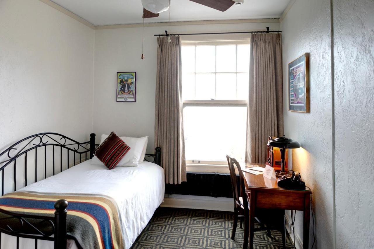 Congress Hotel