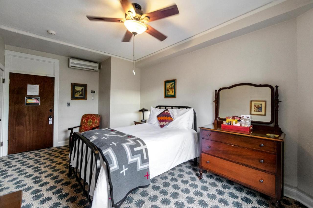 Congress Hotel 3*