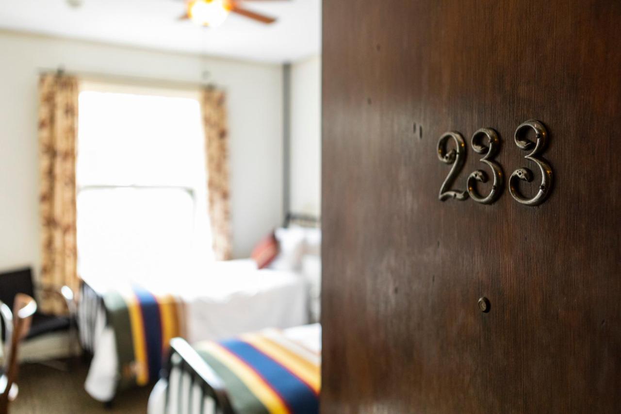 Congress Hotel 3*